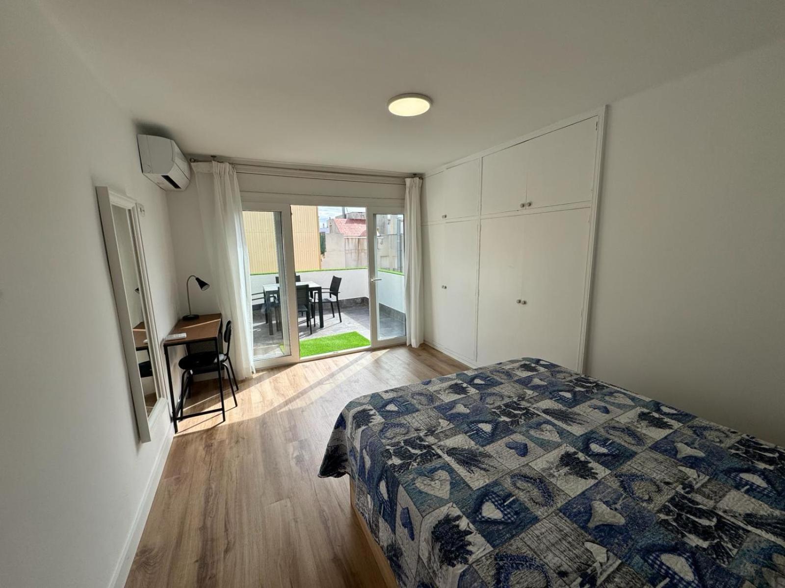 Acogedor Apartamento A 50 Metros Del Mar 坎布里尔斯 外观 照片