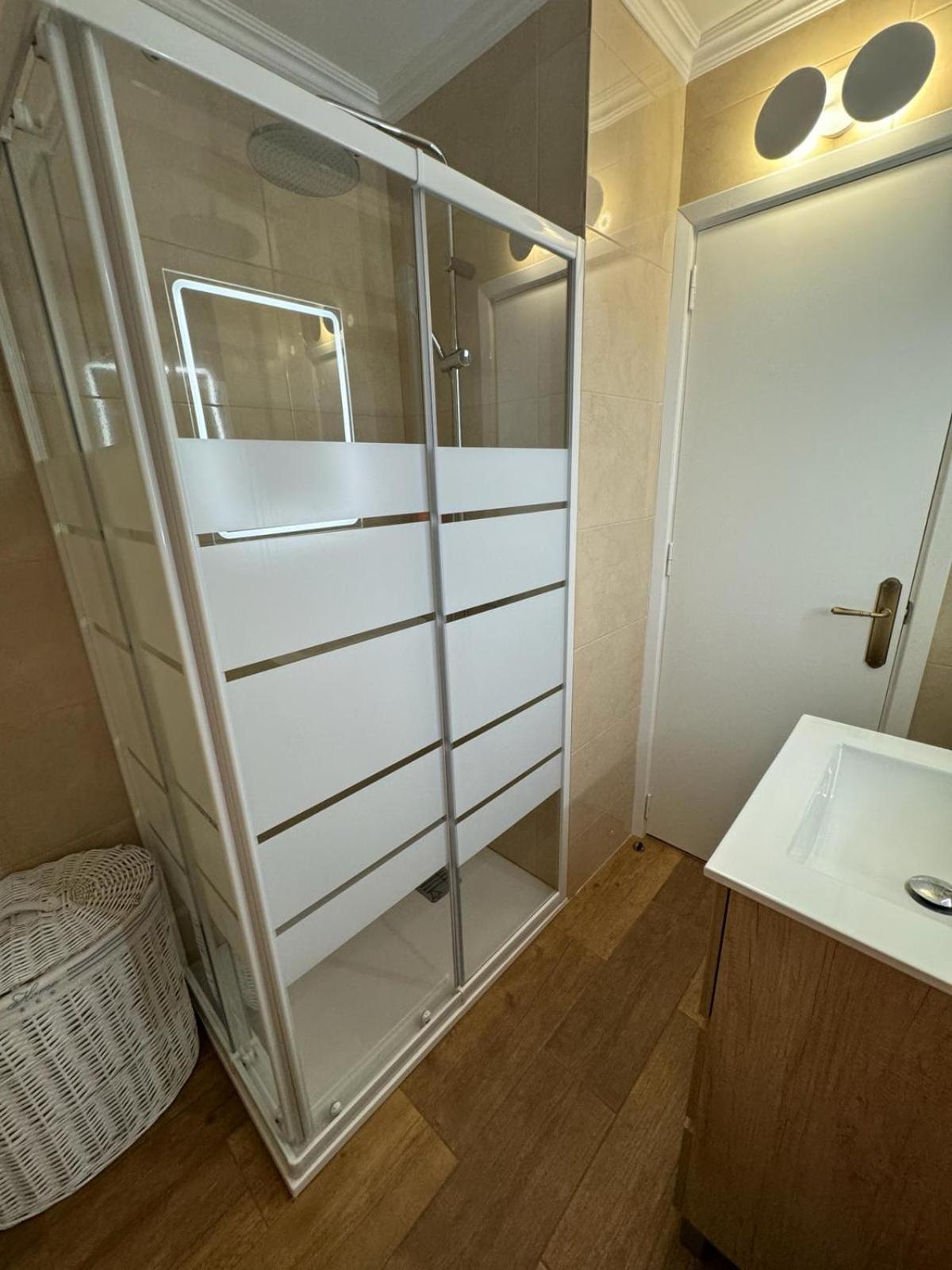 Acogedor Apartamento A 50 Metros Del Mar 坎布里尔斯 外观 照片