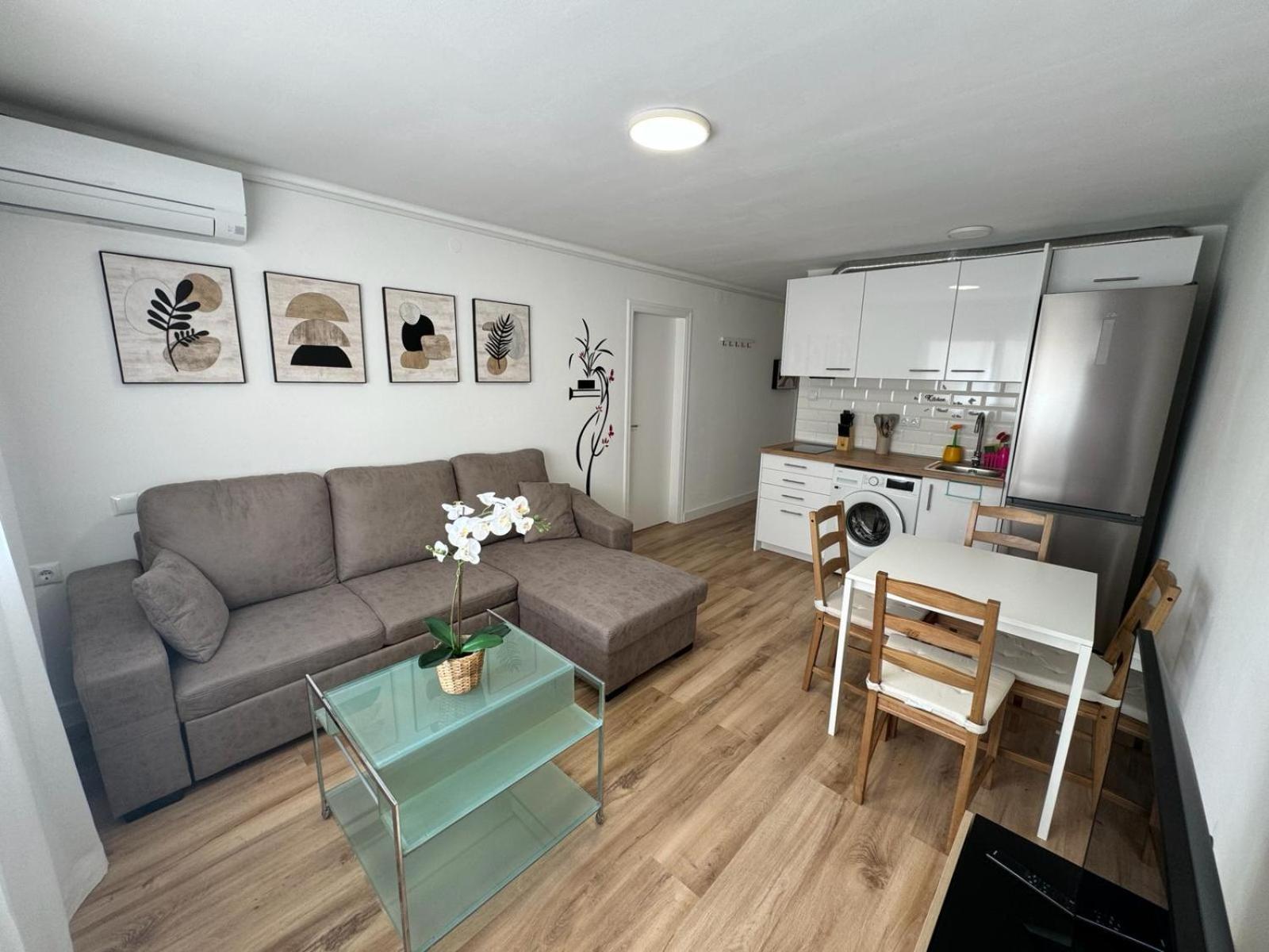 Acogedor Apartamento A 50 Metros Del Mar 坎布里尔斯 外观 照片
