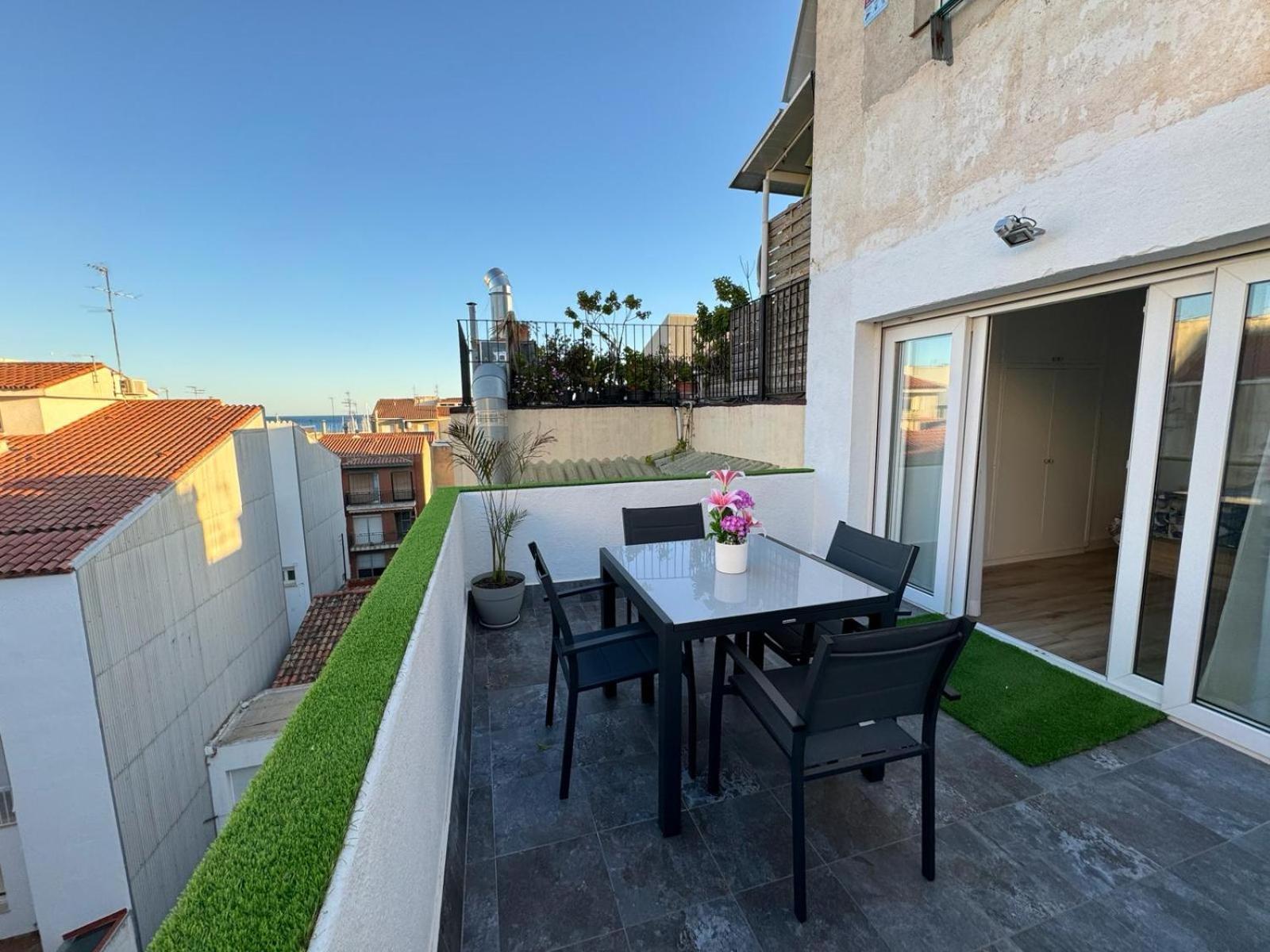 Acogedor Apartamento A 50 Metros Del Mar 坎布里尔斯 外观 照片