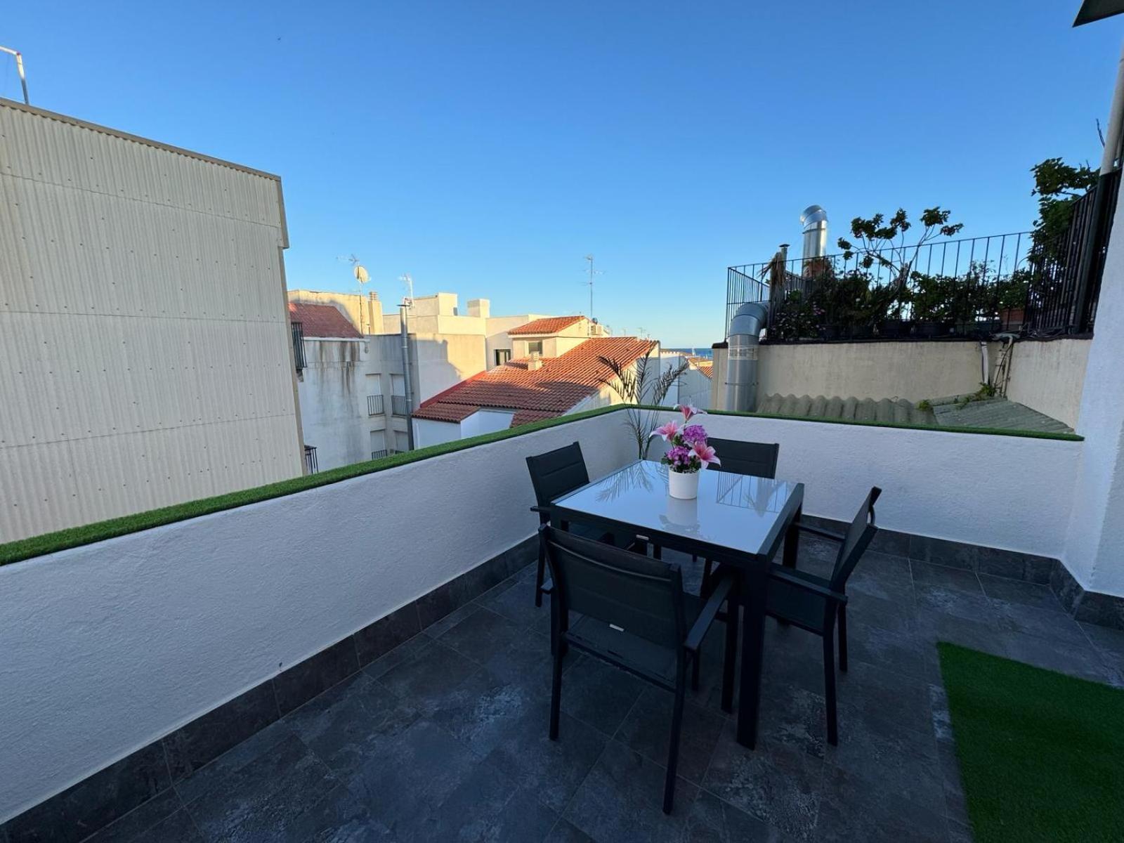 Acogedor Apartamento A 50 Metros Del Mar 坎布里尔斯 外观 照片